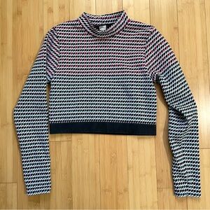 Fabletics Camryn Cropped Houndstooth Long Sleeve Crop Top